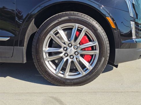 New 2025 Cadillac XT5 Sportv w/ LPO, Floor Liner Package image 9