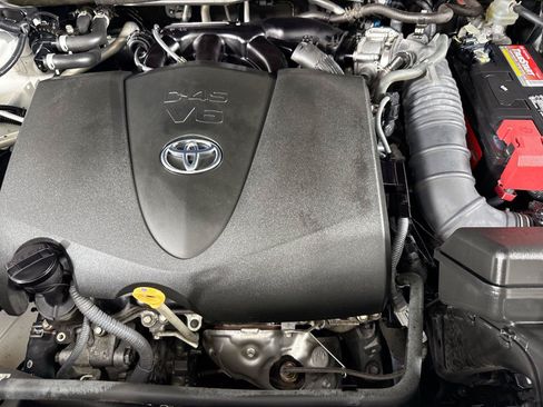 Used 2021 Toyota Highlander Limited FWD image 45