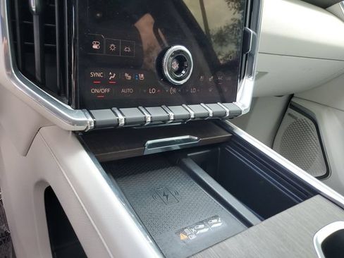 Used 2024 GMC Acadia Denali w/ Super Cruise Package FWD image 22