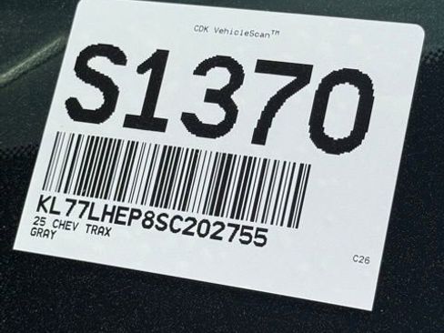 Used 2025 Chevrolet Trax LT image 34