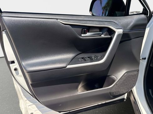 Used 2021 Toyota RAV4 XSE w/ XSE Grade Weather Package AWD/4WD image 15