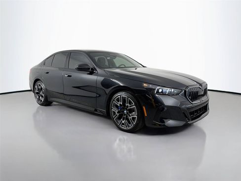 New 2026 BMW 530i w/ M Sport Package RWD image 5