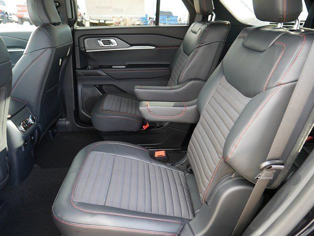 New 2026 Ford Explorer ST-Line w/ ST-Line Street Pack AWD/4WD image 15