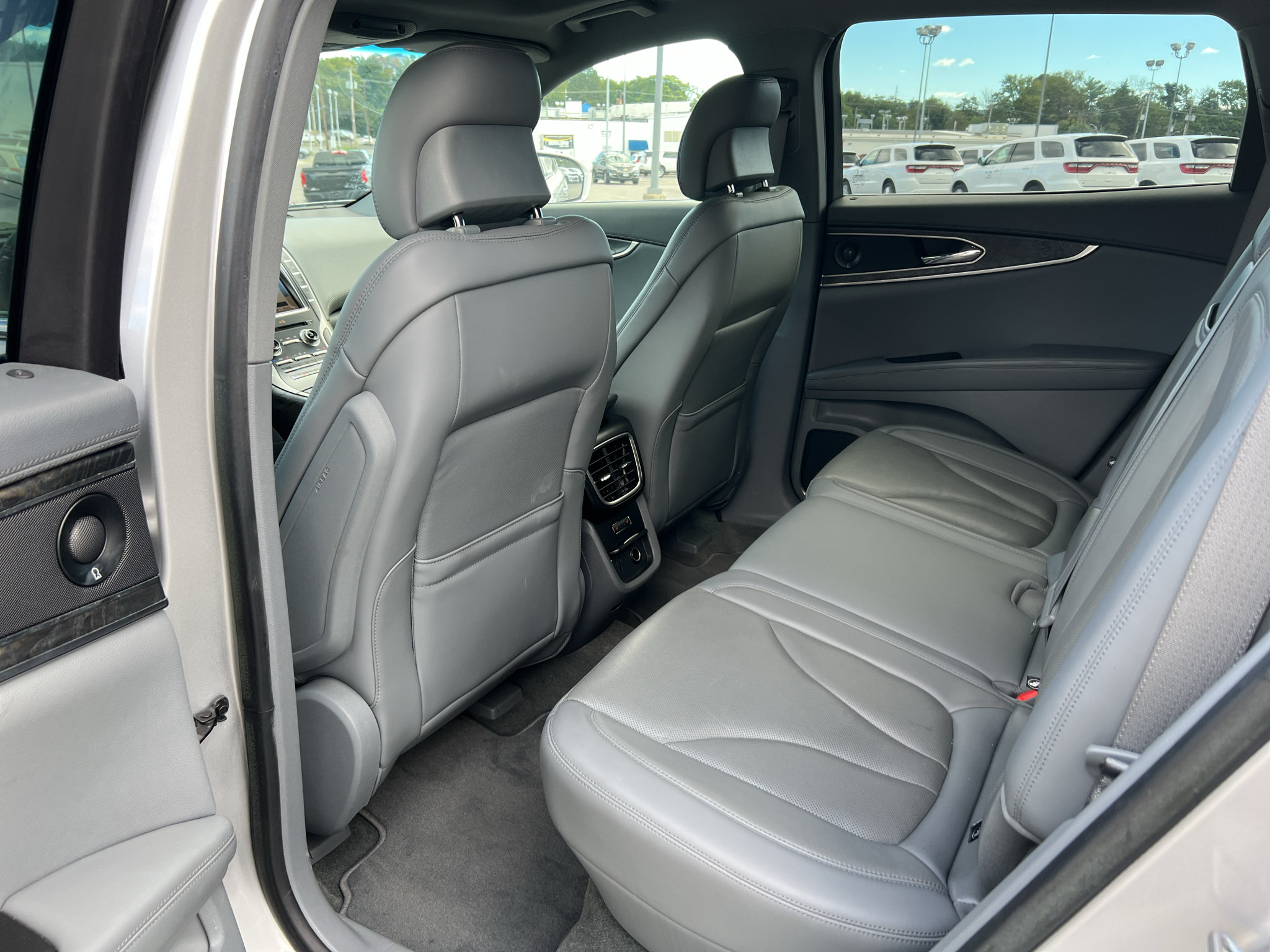 Used 2019 Lincoln Nautilus Reserve FWD image 10