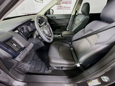 Certified 2025 Nissan Pathfinder SV AWD/4WD image 24