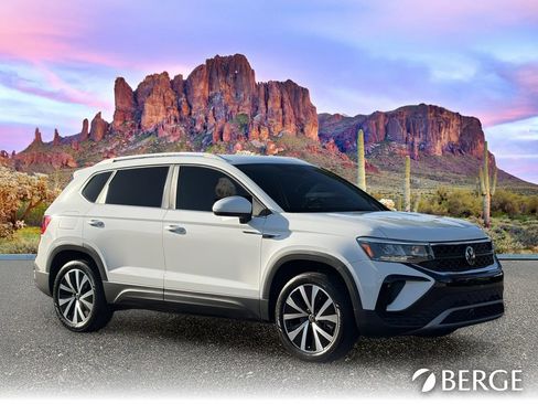 Used 2024 Volkswagen Taos SE FWD image 10