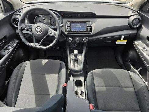 New 2025 Nissan Kicks Play S image 6