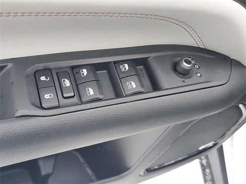 New 2026 Jeep Compass Limited w/ Sun, Sound & Navigation Group image 17