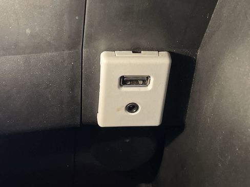 Used 2016 Chevrolet Equinox LT w/ Convenience Package image 23