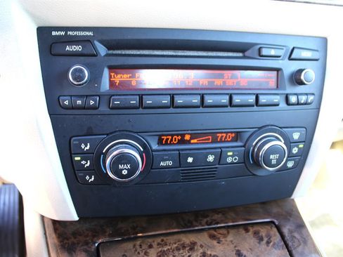 Used 2008 BMW 335i Convertible image 25