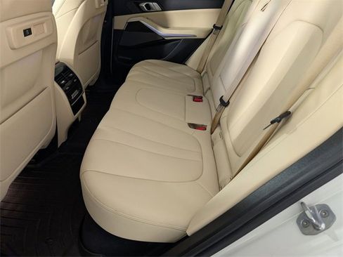 Used 2020 BMW X5 xDrive40i w/ Executive Package image 28