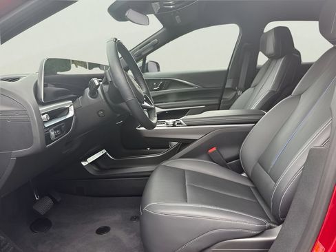 Used 2024 Cadillac Lyriq Sport AWD/4WD image 12