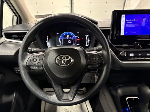Used 2026 Toyota Corolla LE FWD image 18