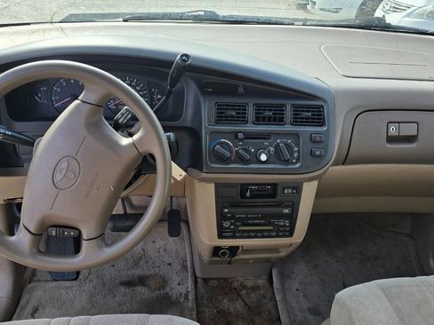 Used 1999 Toyota Sienna XLE image 9