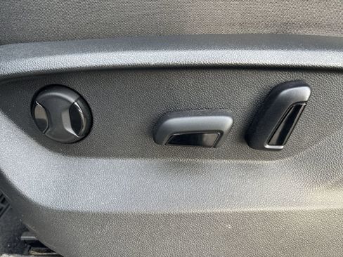 Used 2023 Volkswagen Atlas Cross Sport SE w/ Black Wheel Package image 13