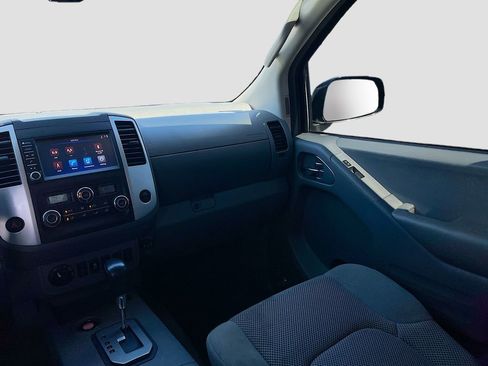 Used 2021 Nissan Frontier SV w/ Midnight Edition Floor Mats image 21