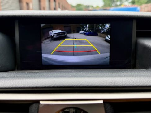 Used 2018 Lexus IS 300 AWD w/ Comfort Package image 18