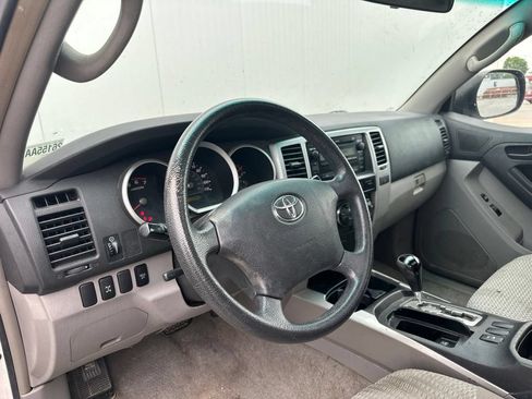 Used 2007 Toyota 4Runner SR5 AWD/4WD image 15