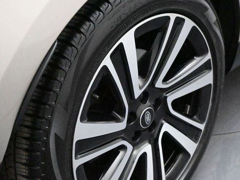 Used 2023 Land Rover Range Rover Long Wheelbase Autobiography image 24