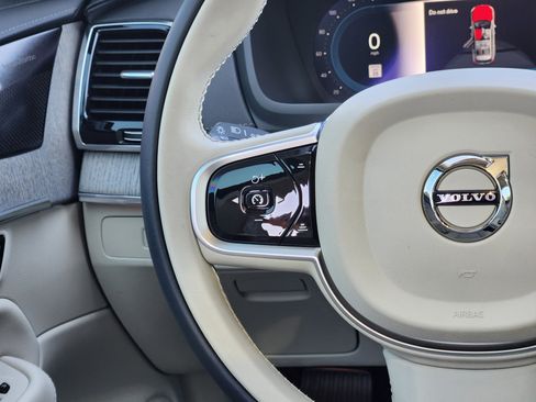 Certified 2025 Volvo XC90 T8 Ultra w/ Protection Package Premier image 30