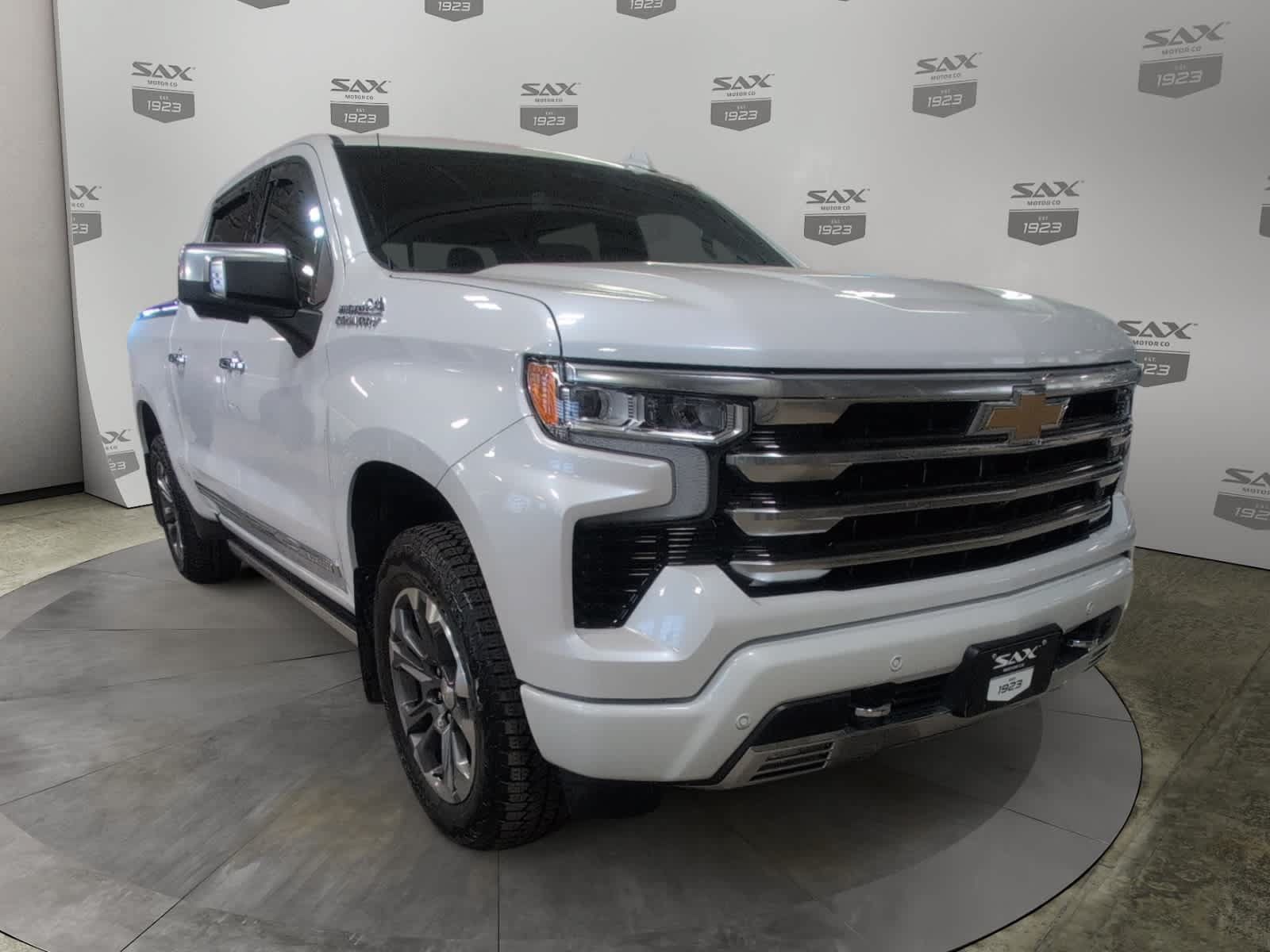 Used 2023 Chevrolet Silverado 1500 High Country AWD/4WD image 1