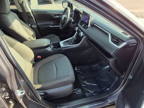 Used 2025 Toyota RAV4 XLE FWD image 5