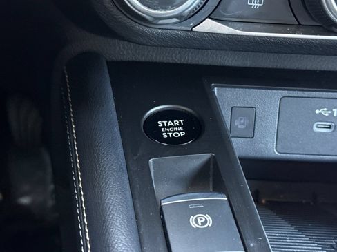 Certified 2025 Nissan Kicks SV AWD/4WD image 28