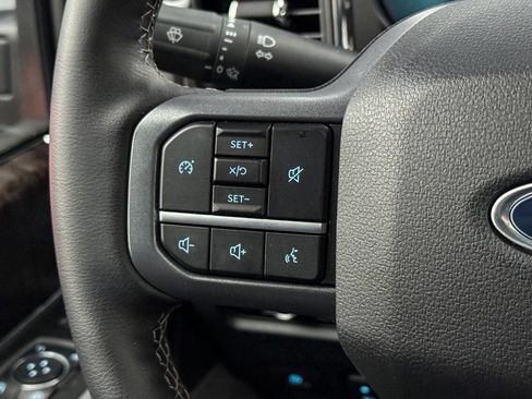 Used 2025 Ford F450 Lariat image 36