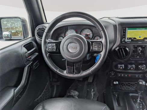 Used 2016 Jeep Wrangler Unlimited Sahara AWD/4WD image 16