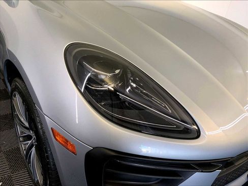 Certified 2026 Porsche Macan image 12