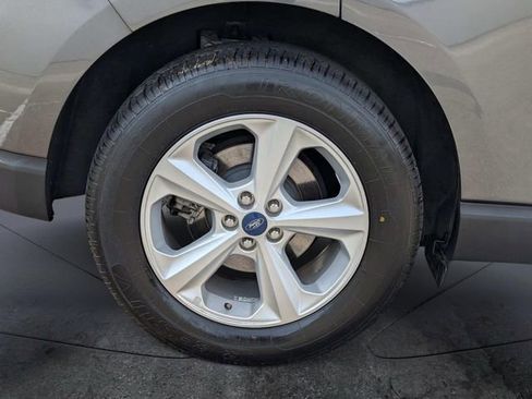 Used 2019 Ford Edge SE image 6