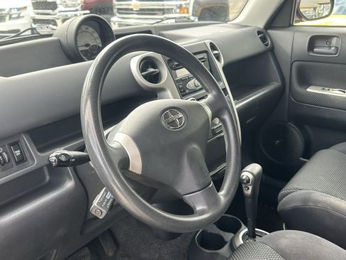 Used 2006 Scion xB FWD image 6