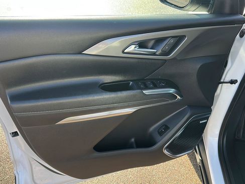 Used 2024 Chevrolet Traverse LT w/ Enhanced Driving Package image 22