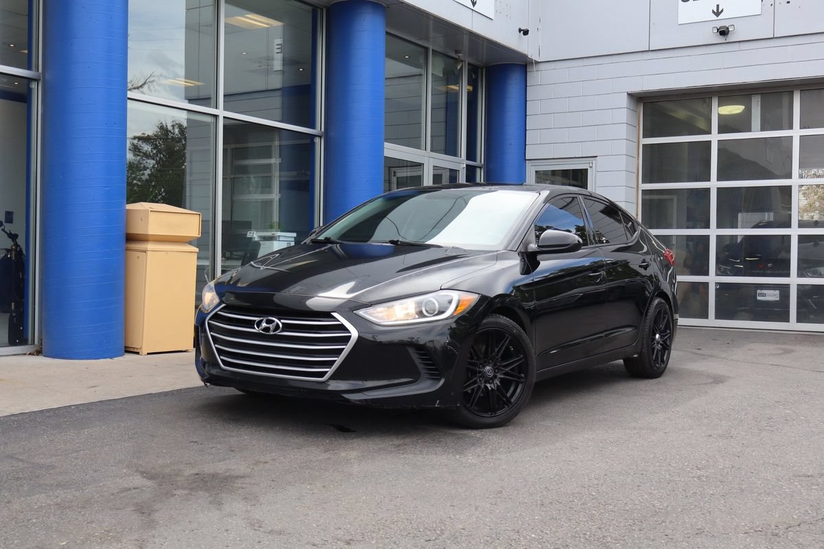 Used 2017 Hyundai Elantra SE FWD image 1