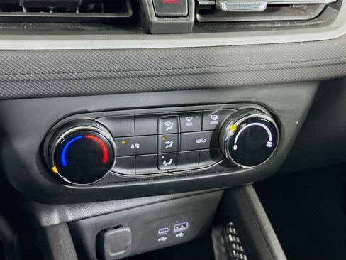 Used 2024 Chevrolet TrailBlazer LS image 23