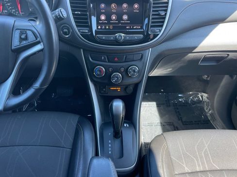 Used 2020 Chevrolet Trax LT w/ LT Convenience Package AWD/4WD image 10