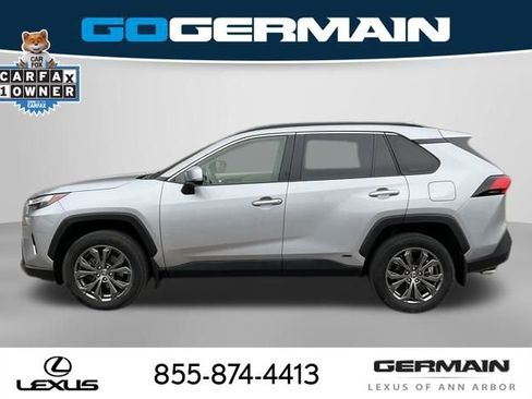 Used 2022 Toyota RAV4 XLE Premium image 3