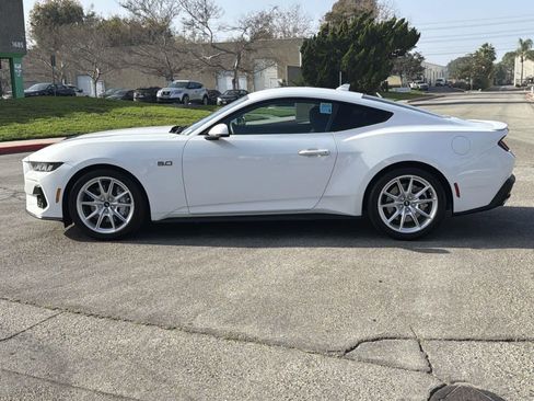 Used 2024 Ford Mustang GT Premium image 7