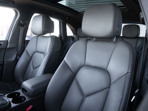 Used 2019 Porsche Macan S image 26