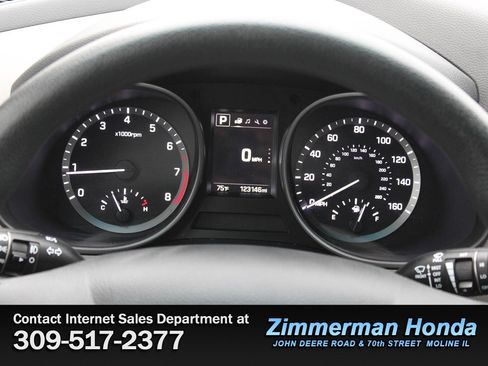 Used 2018 Hyundai Santa Fe Sport w/ 2.4L Value Package 02 AWD/4WD image 9