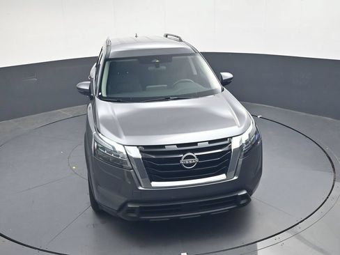 Used 2025 Nissan Pathfinder SV FWD image 40