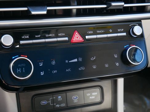 Used 2025 Hyundai Tucson Limited image 23