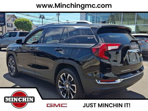 Used 2022 GMC Terrain SLT w/ Tech Package AWD/4WD image 4