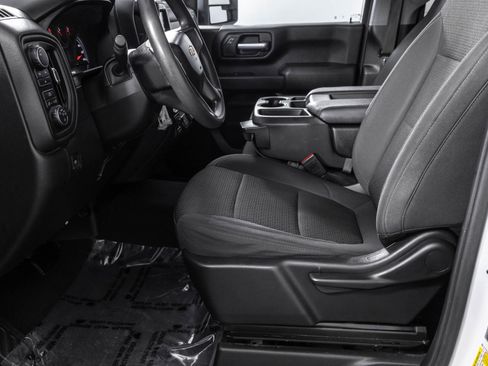 Used 2021 Chevrolet Silverado 2500 Custom w/ Custom Value Package AWD/4WD image 7