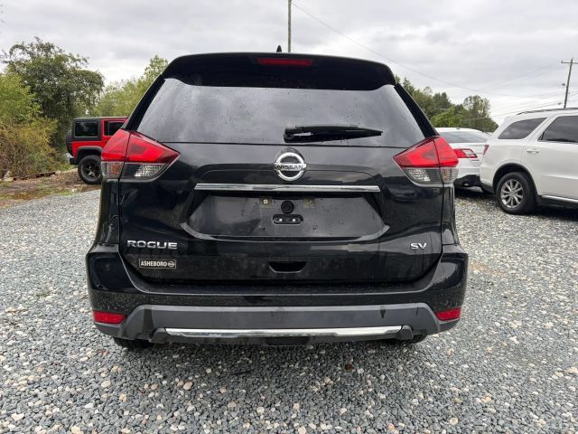 Used 2017 Nissan Rogue SV FWD image 4