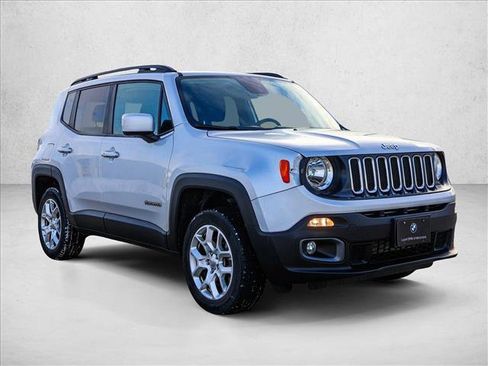 Used 2018 Jeep Renegade Latitude image 3