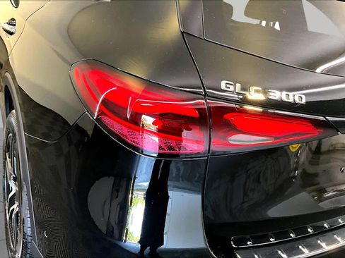 Used 2026 Mercedes-Benz GLC 300 4MATIC image 28