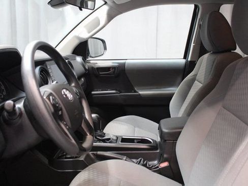 Used 2022 Toyota Tacoma SR AWD/4WD image 6