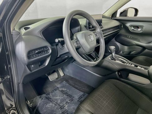 Used 2023 Honda HR-V LX image 9