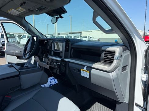New 2026 Ford F250 XL w/ XL Chrome Package RWD image 24